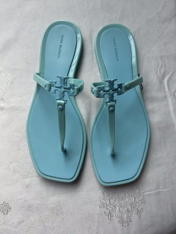 18 TB(3) Tory Burch Roxanne Jelly Sandals