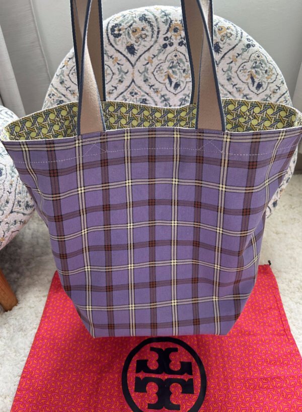 22 TB Tory Burch Beach Bag Reversible