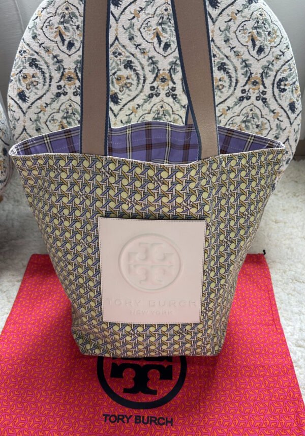 22 TB(5) Tory Burch Beach Bag Reversible