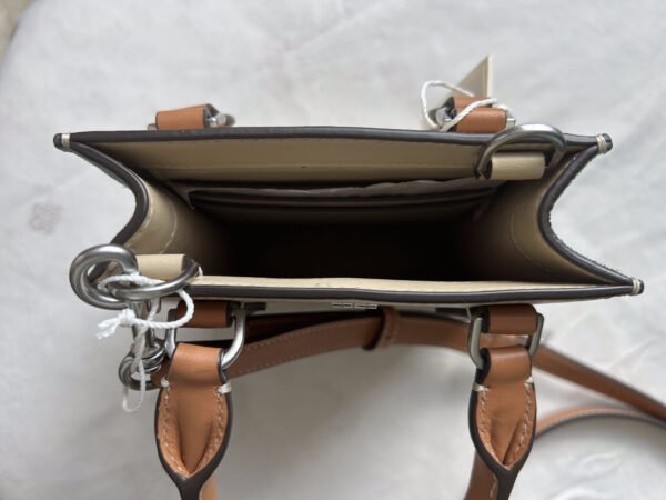 23 TB(1) Tory Burch Mini Shopper with Strap