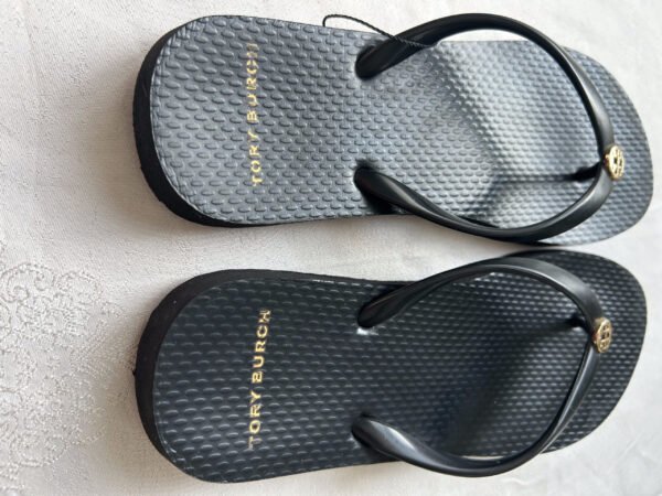 39 TB(1) Tory Burch Flip Flop
