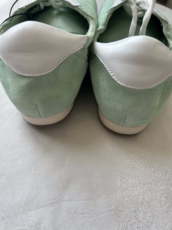 49 TB Tory Burch Sneaker