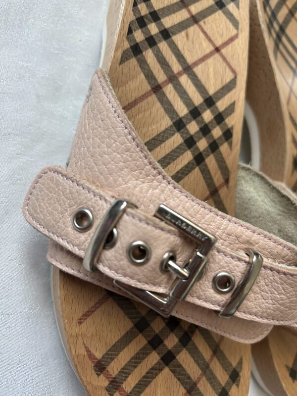 54 BB(1) Burberry Wood & Leather