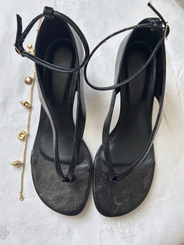 60 ID(6) Idore Phillipa Glossy