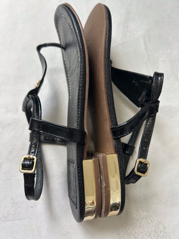 63 TB Tory Burch Thong Sandals