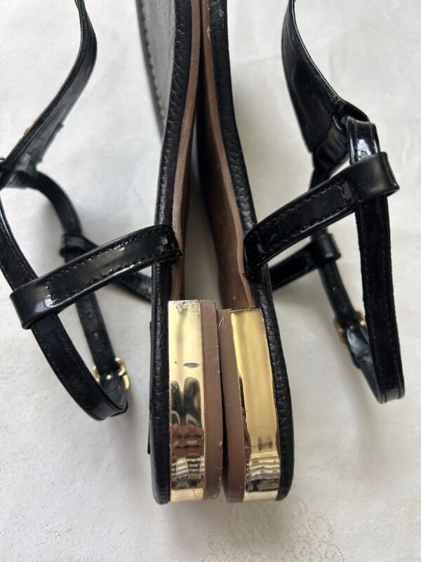 63 TB(1) Tory Burch Thong Sandals