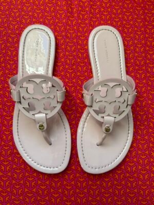 70 TB (2) Tory Burch Flat Sandals