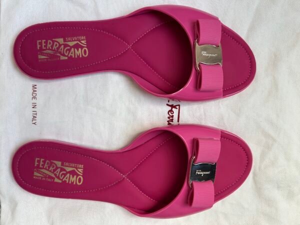 72 Salvatore Ferragamo Salvatore Ferragamo Jelly & Bow Slude Sandals