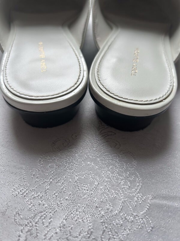 9 TB Tory Burch Pointed Loafer