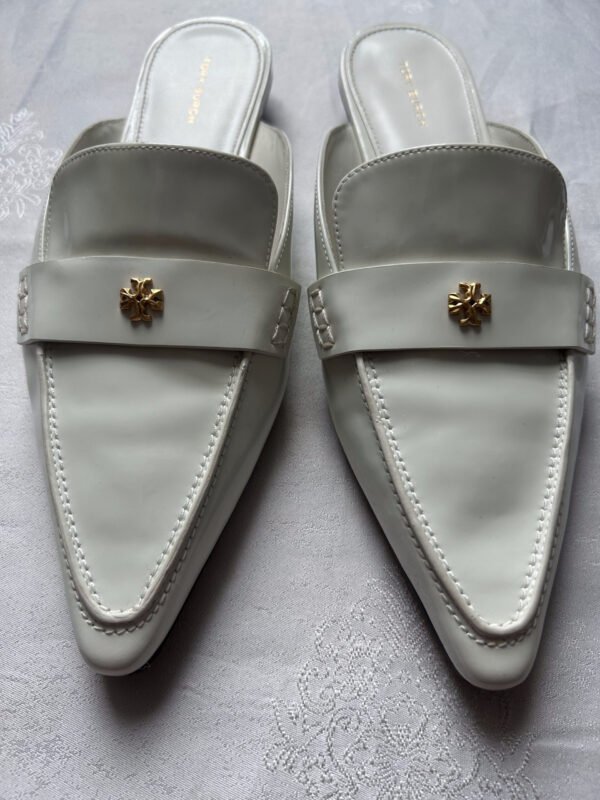 9 TB(2) Tory Burch Pointed Loafer