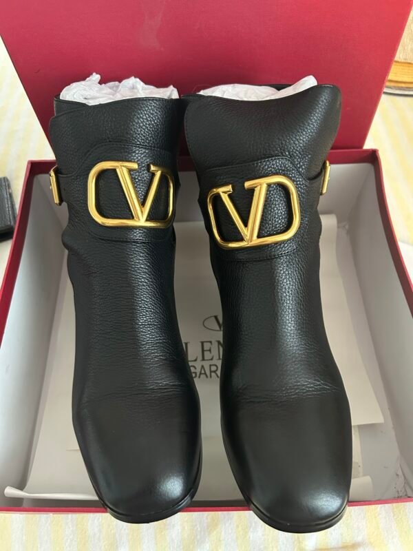 VALENTINO Anckle Boots - Size 9
